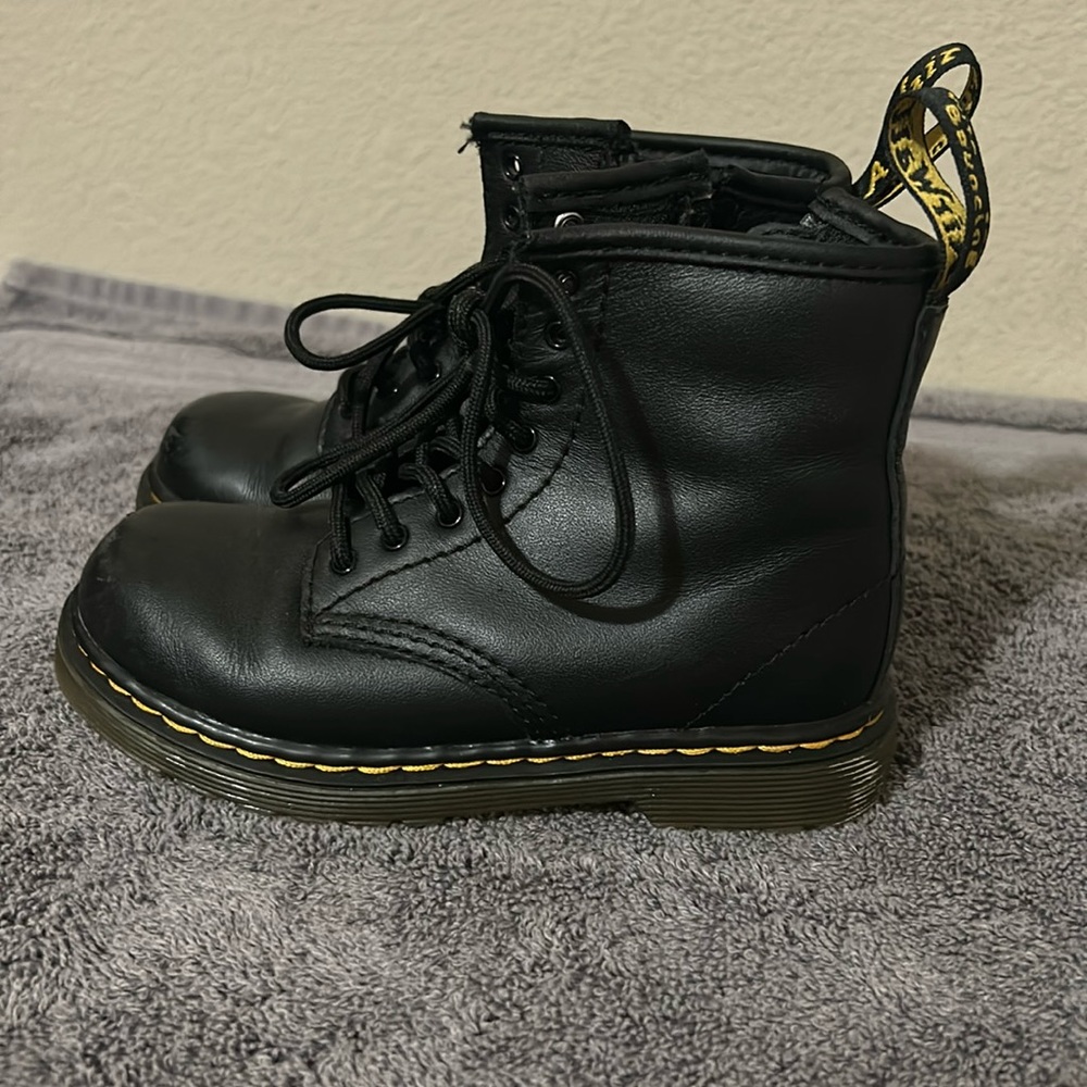Black doc martins